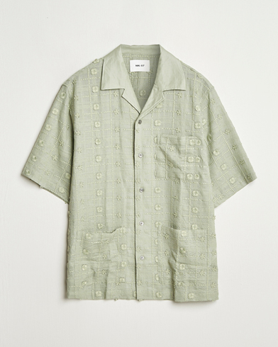 NN07 Ben Lyocell Fil-Coupé Embroidery Anglaise Shirt Sage Green – Vert