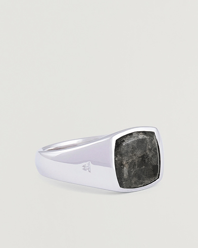 Tom Wood Kay Ring Black Larvikite – Argent
