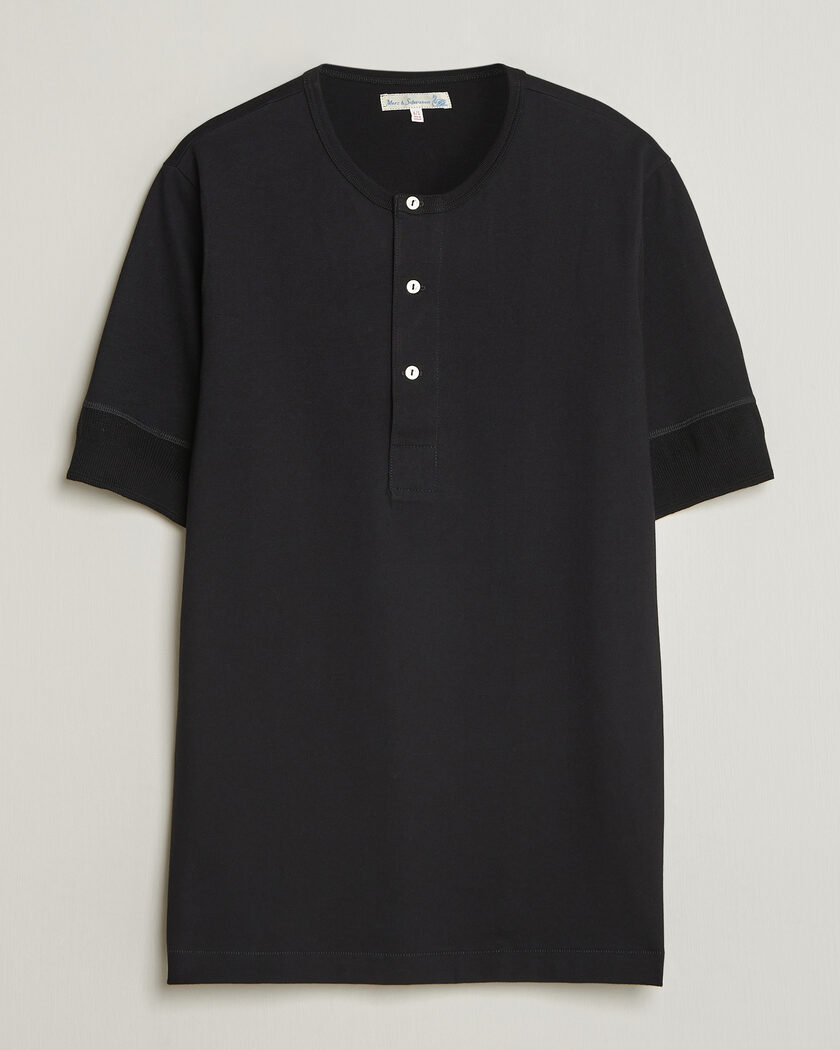 Merz b. Schwanen Classic Organic Cotton Short Sleeve Henley Black – Noir