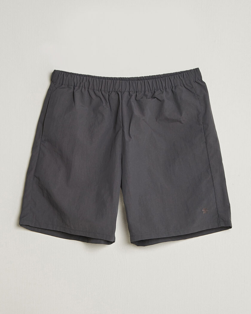 Goldwin Nylon Shorts Deep Charcoal – Gris