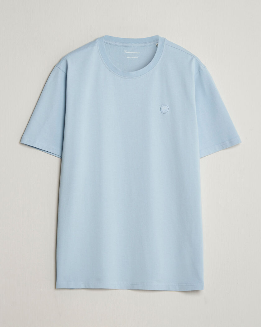 KnowledgeCotton Apparel Badge T-Shirt Skyway – Bleu