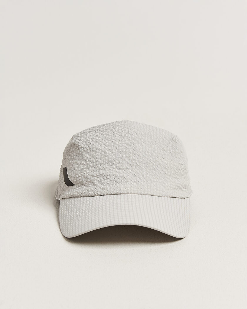 SOAR Running Dart Cap Silver Grey – Gris