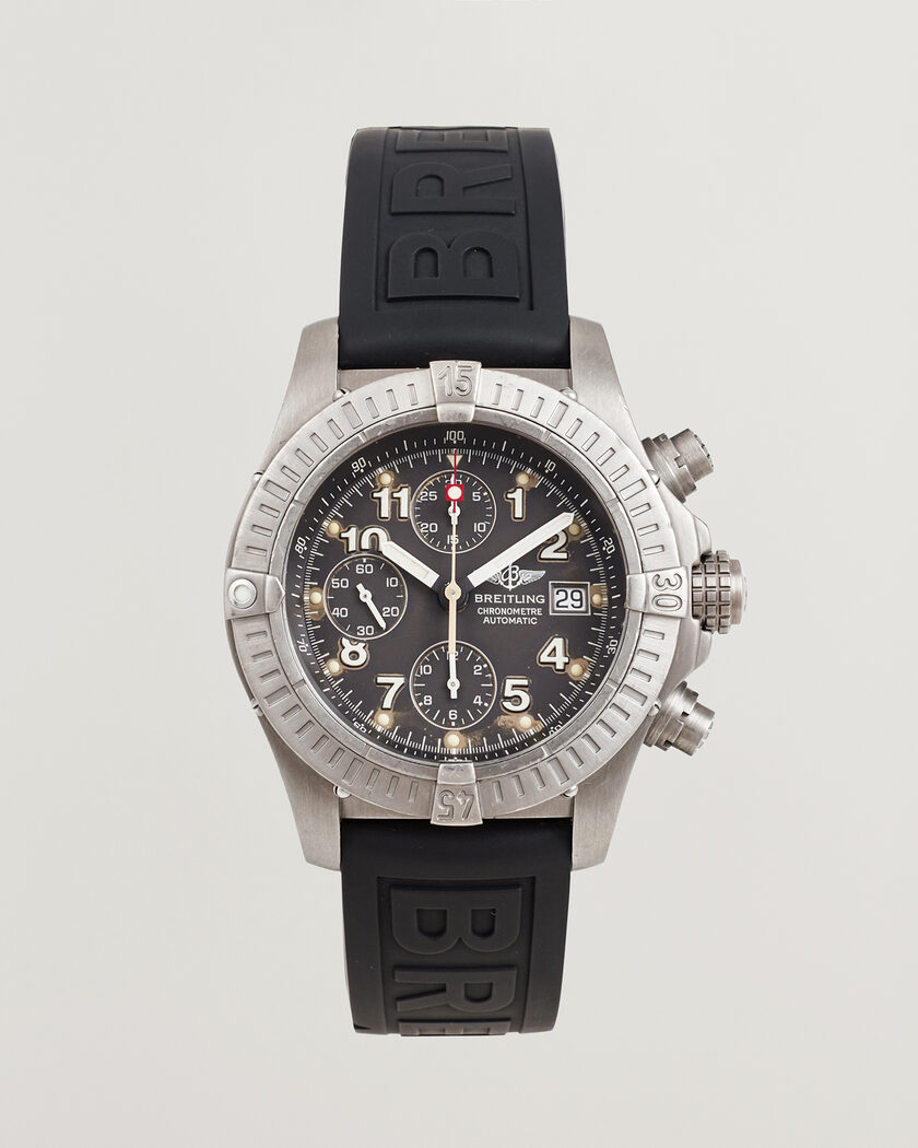 Breitling Pre-Owned Avenger 44 
