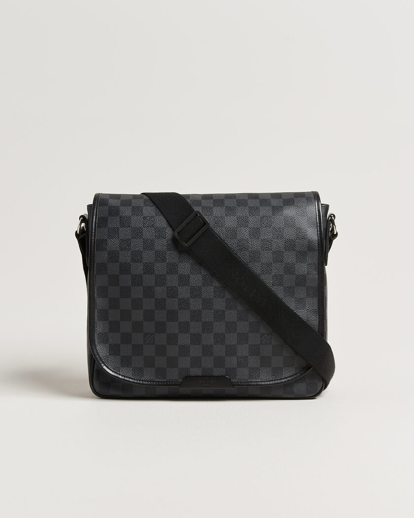 Louis Vuitton Pre-Owned Daniel MM Shoulder Bag Damier Graphite – Gris