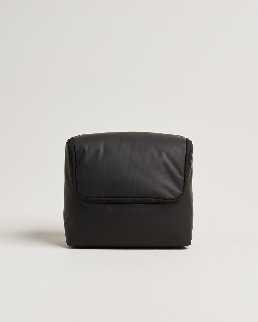 DB Essential Wash Bag M Black Out – Noir