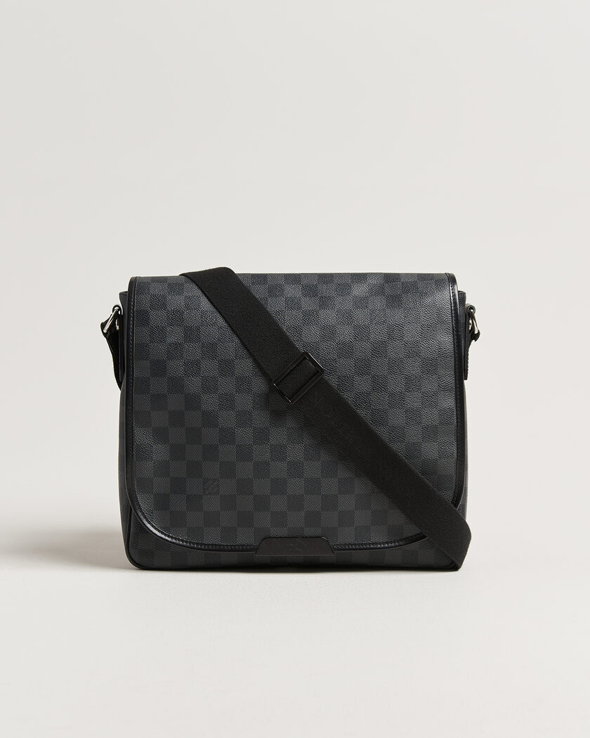 Louis Vuitton Pre-Owned Daniel MM Shoulder Bag Damier Graphite – Gris