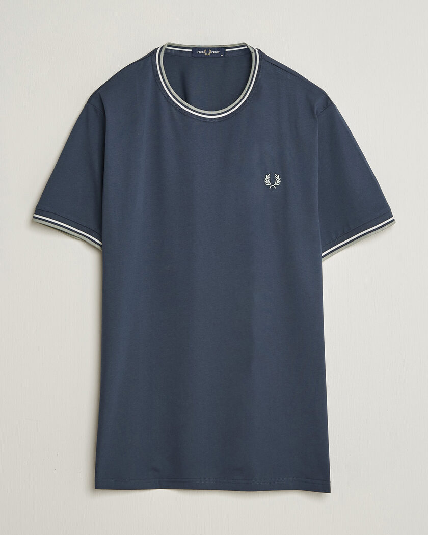 Fred Perry Twin Tipped T-Shirt Dark Airforce – Bleu
