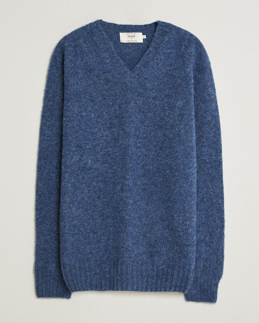 Harley of Scotland for Care of Carl Brushed Supersoft Lambswool V-Neck Denim Blue – Bleu