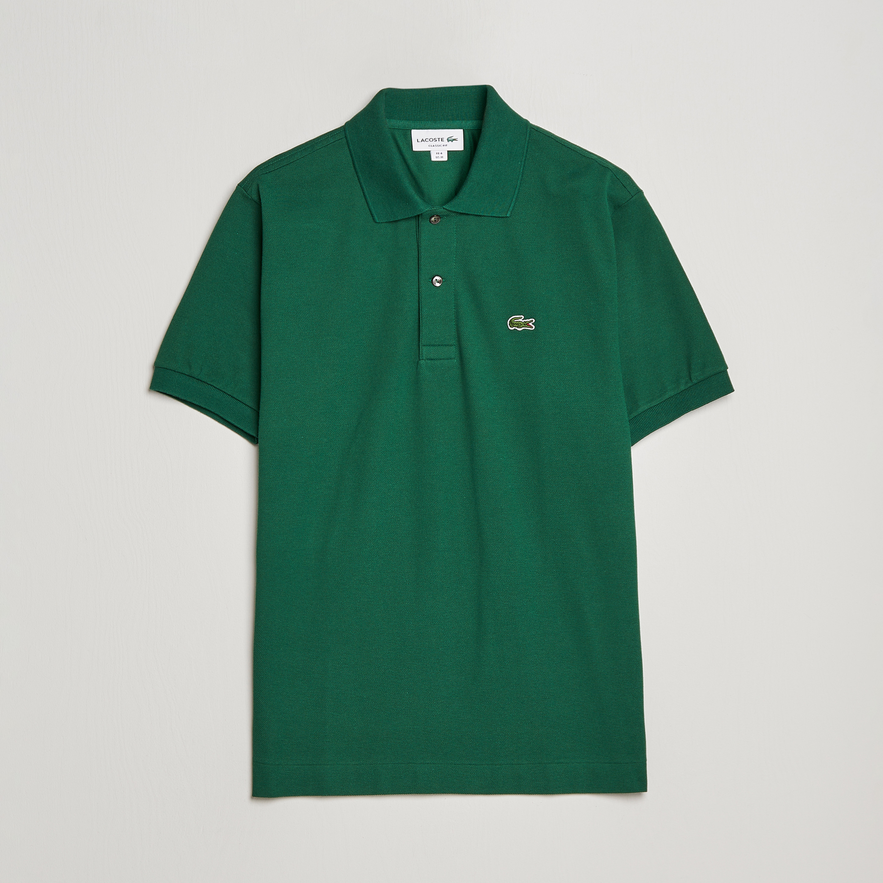 lacoste à proximité
