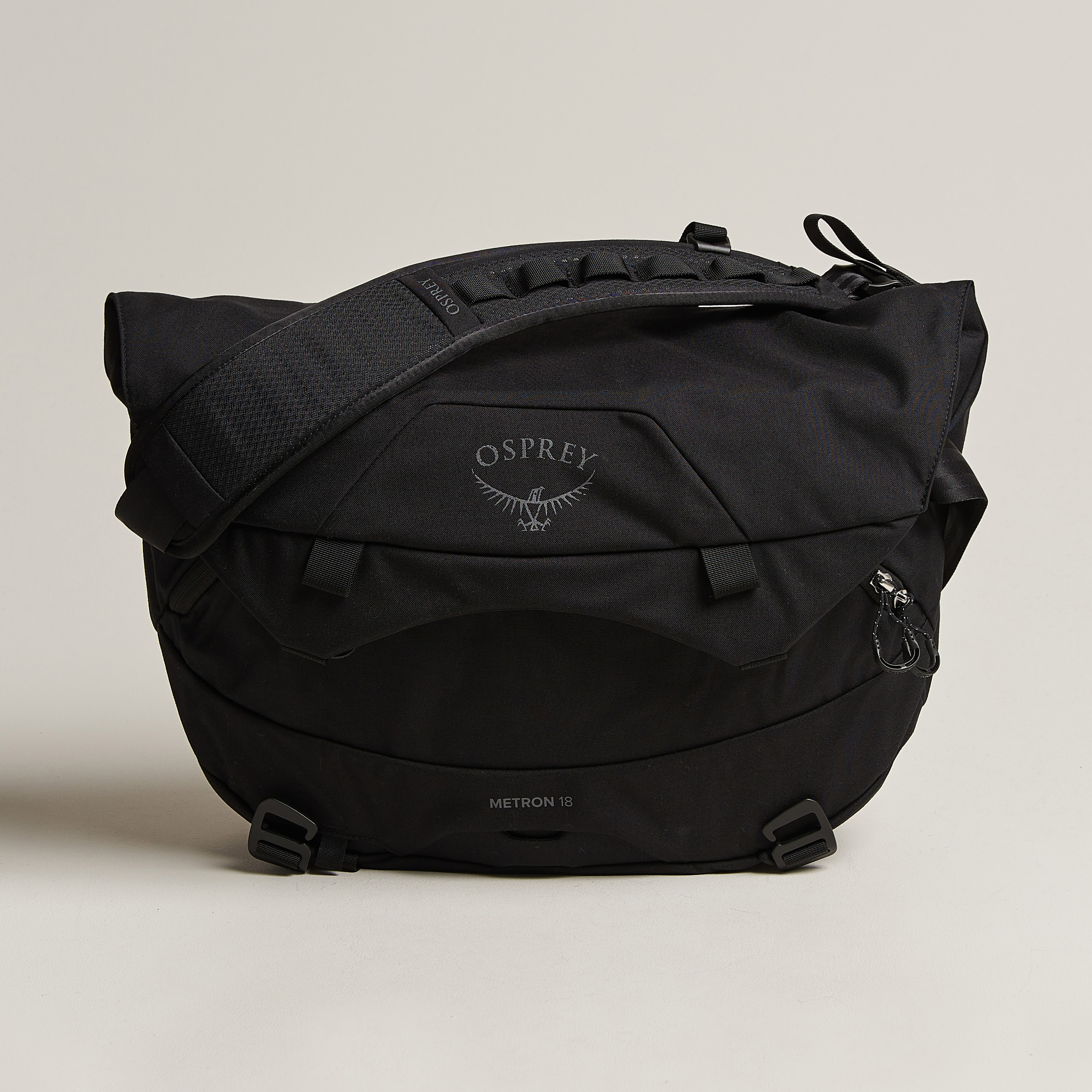 Osprey Metron 18 Messenger Bag Black Acheter Osprey CareOfCarl.fr.
