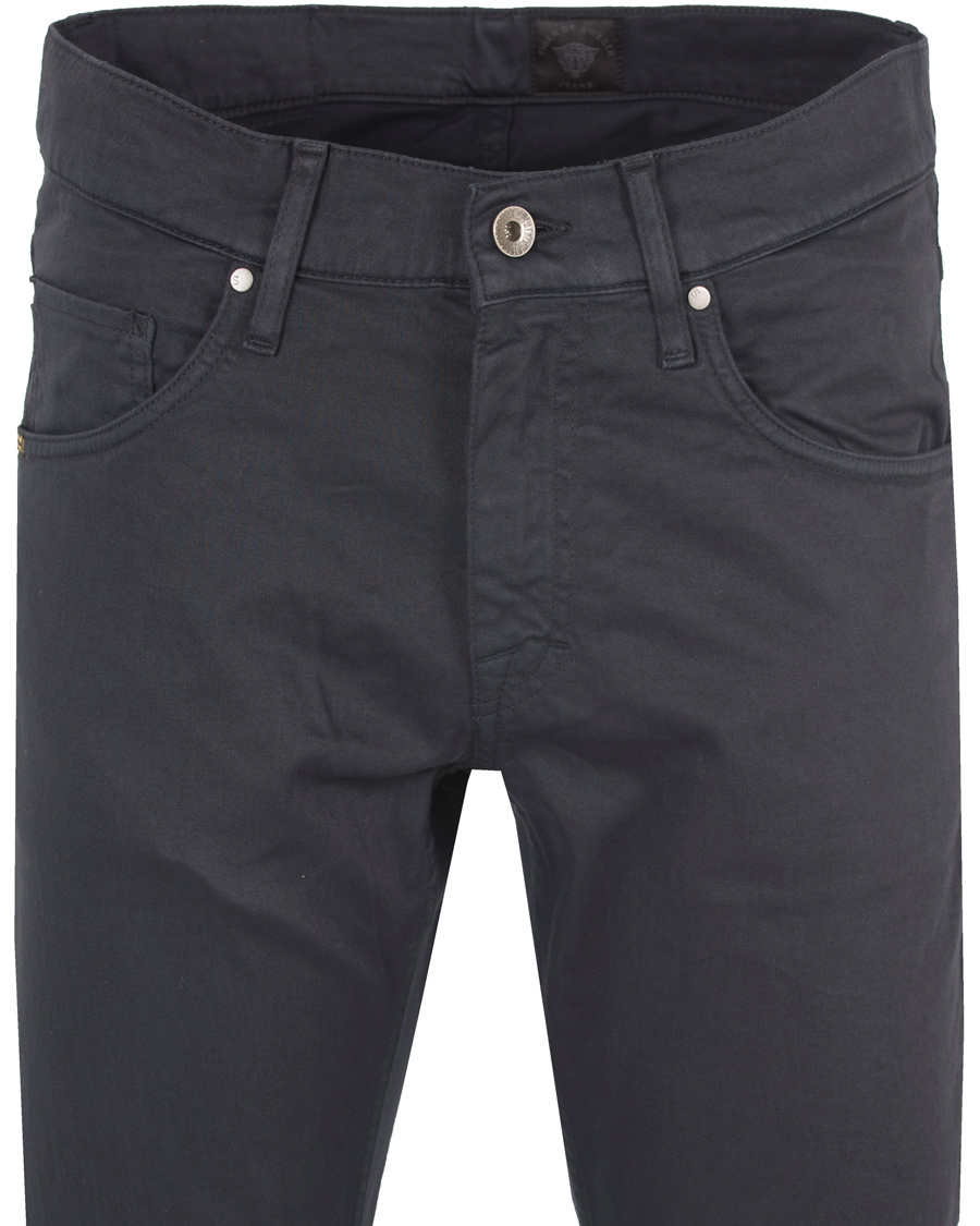 Homme | Jeans | Tiger of Sweden Jeans | Iggy Bright Black Dark Navy