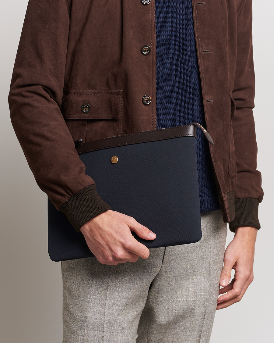 Homme | Sections | Mismo | M/S Nylon Pouch Large Navy/Dark Brown