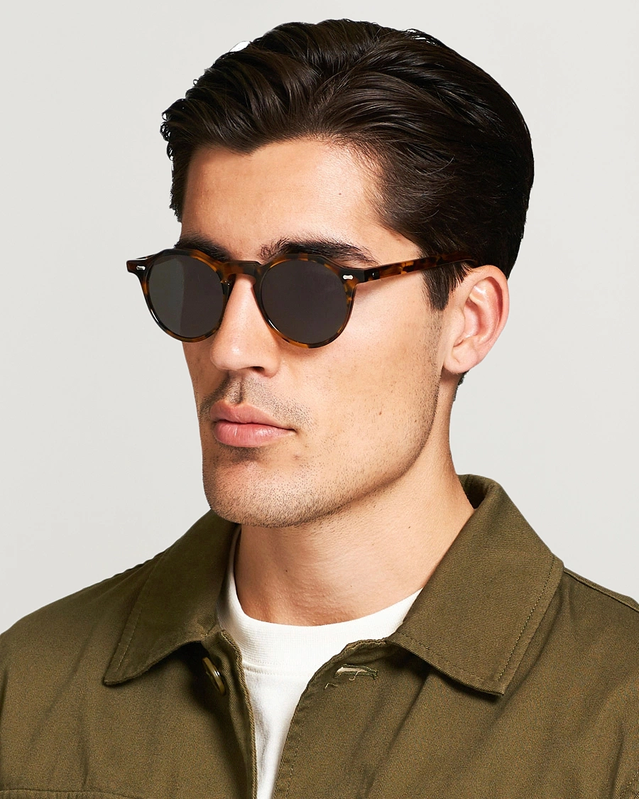 Homme | Lunettes De Soleil Rondes | TBD Eyewear | Lapel Sunglasses Amber Tortoise