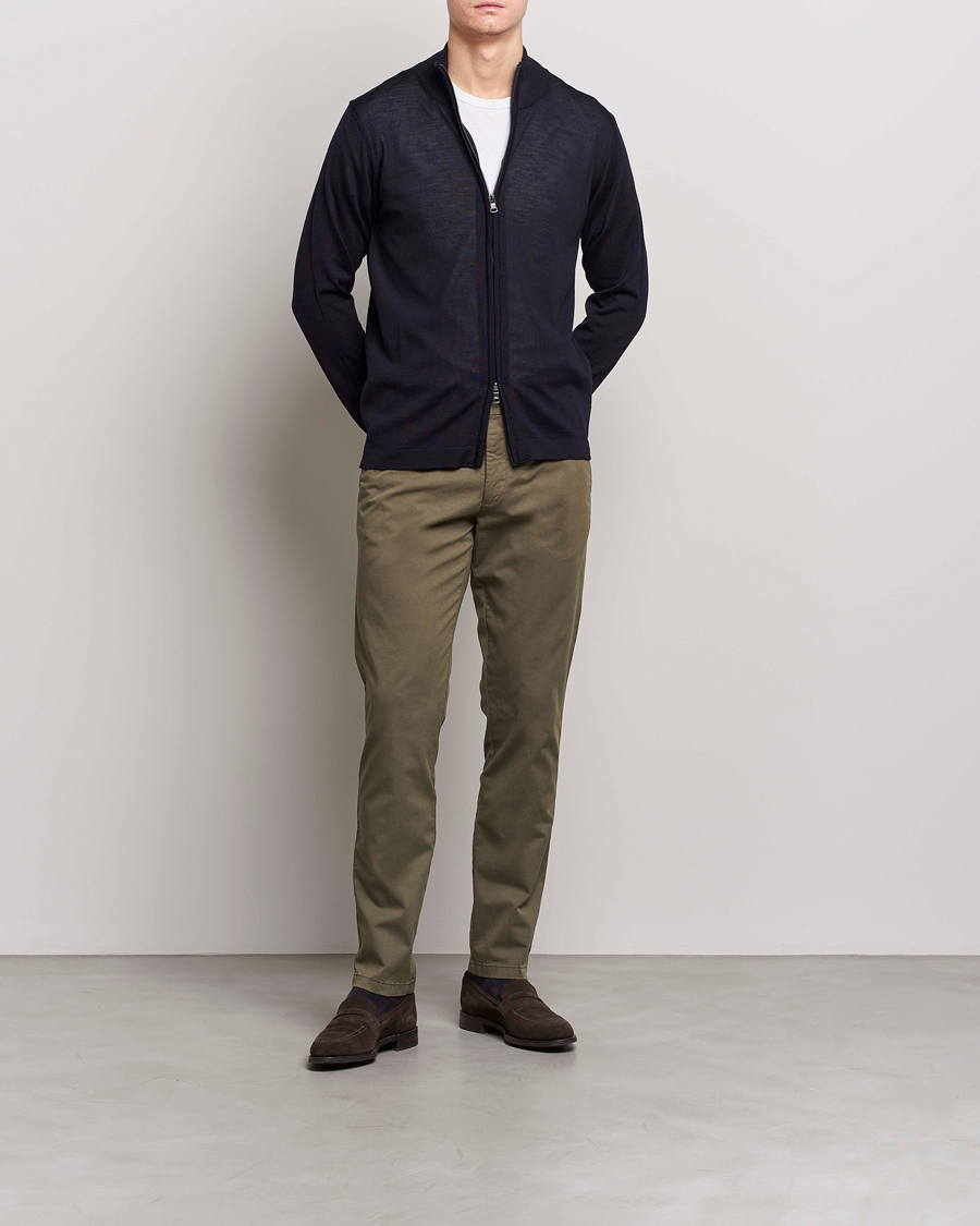 Homme | Pantalons | Oscar Jacobson | Danwick Side Adjusters Chino Olive