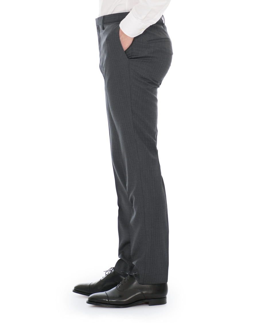 Homme | Pantalons | Tiger of Sweden | Todd Pinstripe Trousers Grey