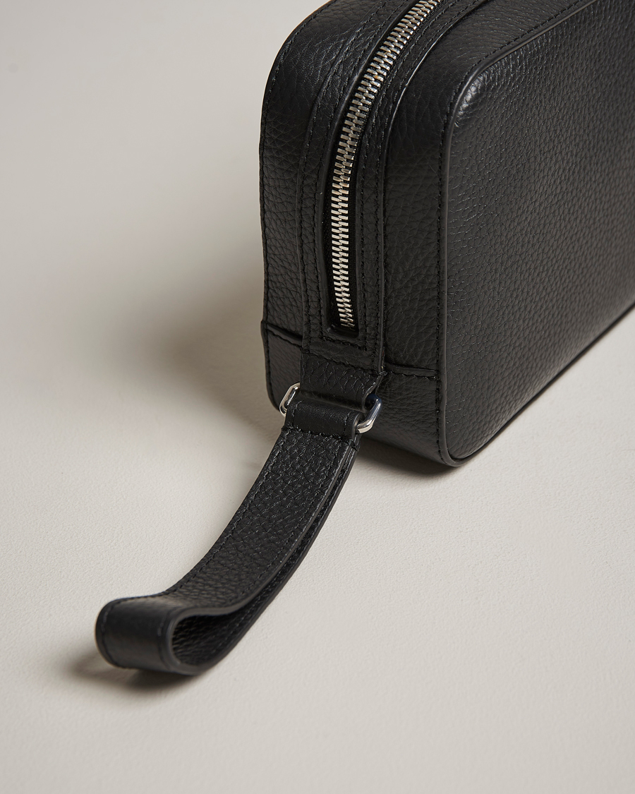 Homme | Tiger of Sweden Wes Grained Leather Toilet Bag Black | Tiger of Sweden | Wes Grained Leather Toilet Bag Black