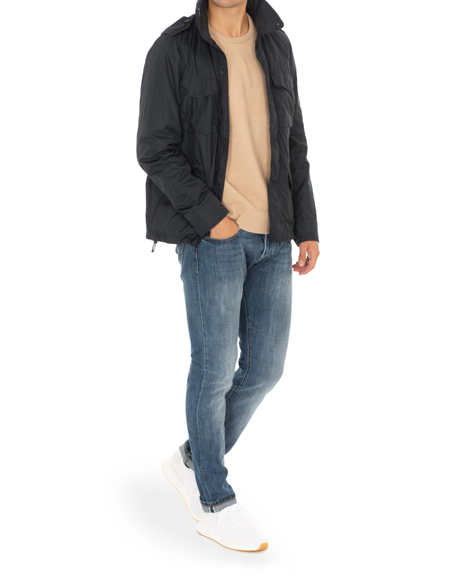 Homme | adidas Originals NMD_R1 Running Sneaker White | adidas Originals | NMD_R1 Running Sneaker White