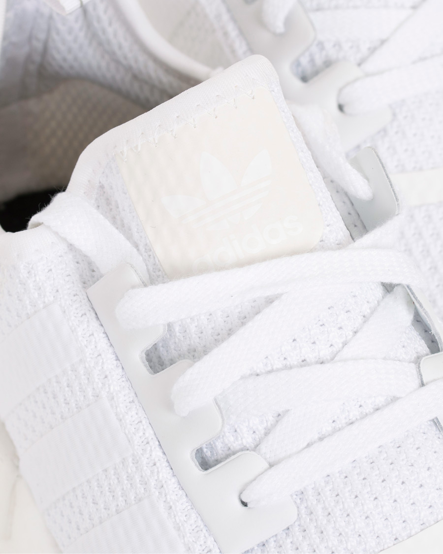 Homme | adidas Originals NMD_R1 Running Sneaker White | adidas Originals | NMD_R1 Running Sneaker White