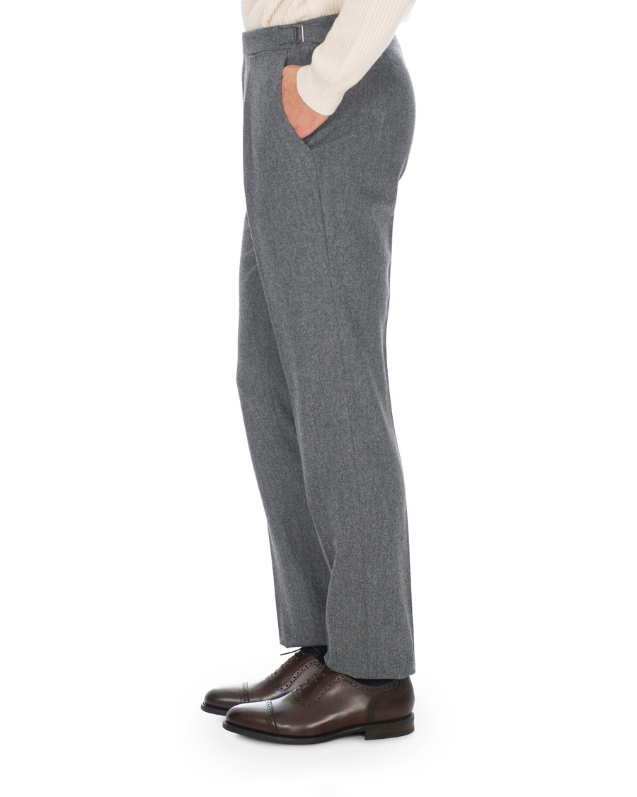 Homme | Pantalons | Berg&Berg | Arnold Pleated Side Adjuster Flanell Trousers Mid Grey