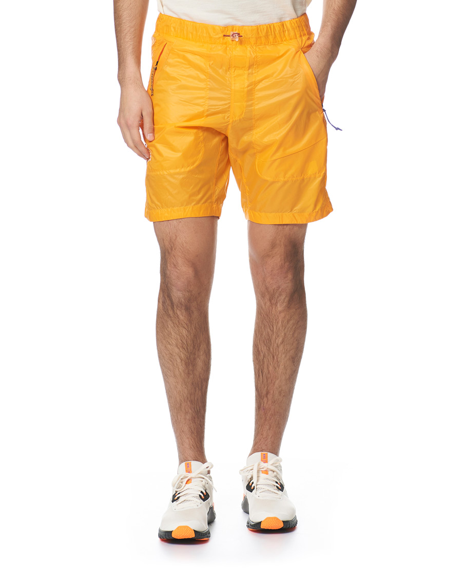 Homme | Shorts | Peak Performance | Ben Gorham Windbreaker Shorts Orange