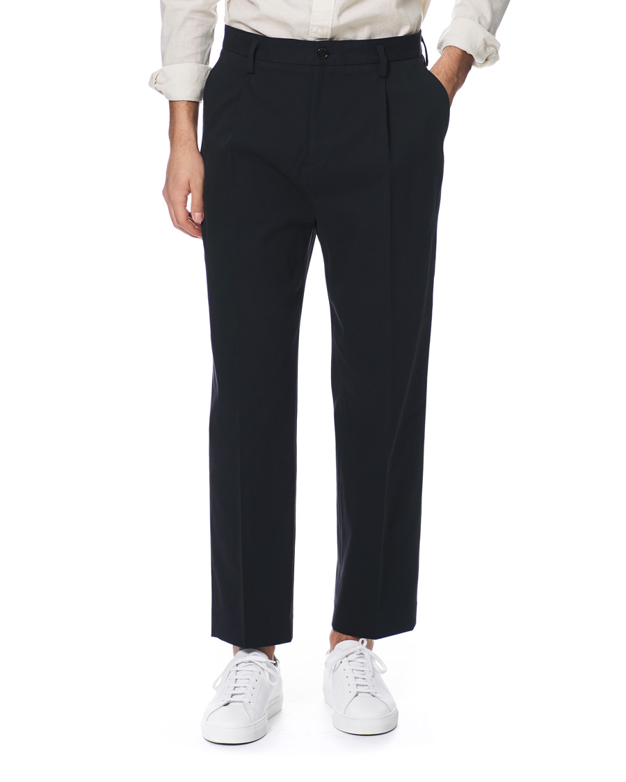 Homme | Pantalons | Filippa K | Samson Loose Fit Pleated Cotton Trousers Navy