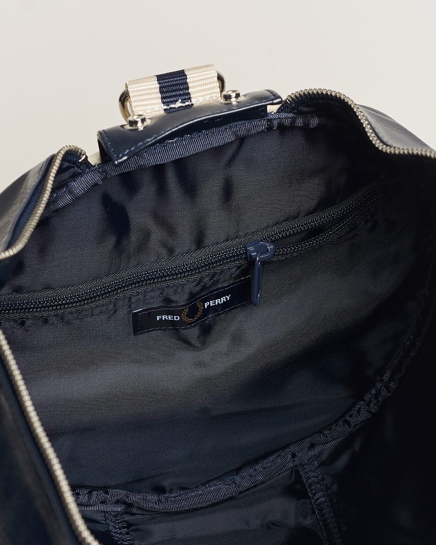 Homme | Fred Perry Classic Barrel Bag Navy | Fred Perry | Classic Barrel Bag Navy