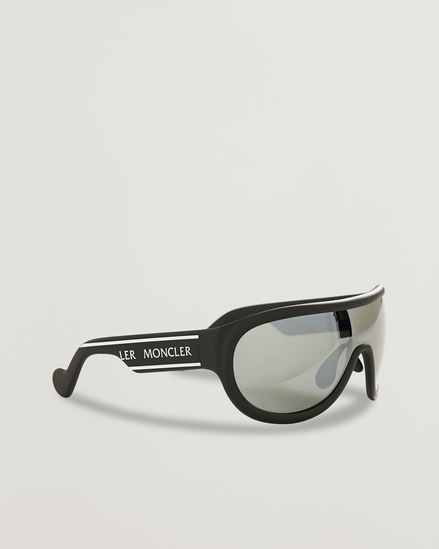 Homme | Moncler Lunettes ML0106 Sunglasses Matte Black | Moncler Lunettes | ML0106 Sunglasses Matte Black