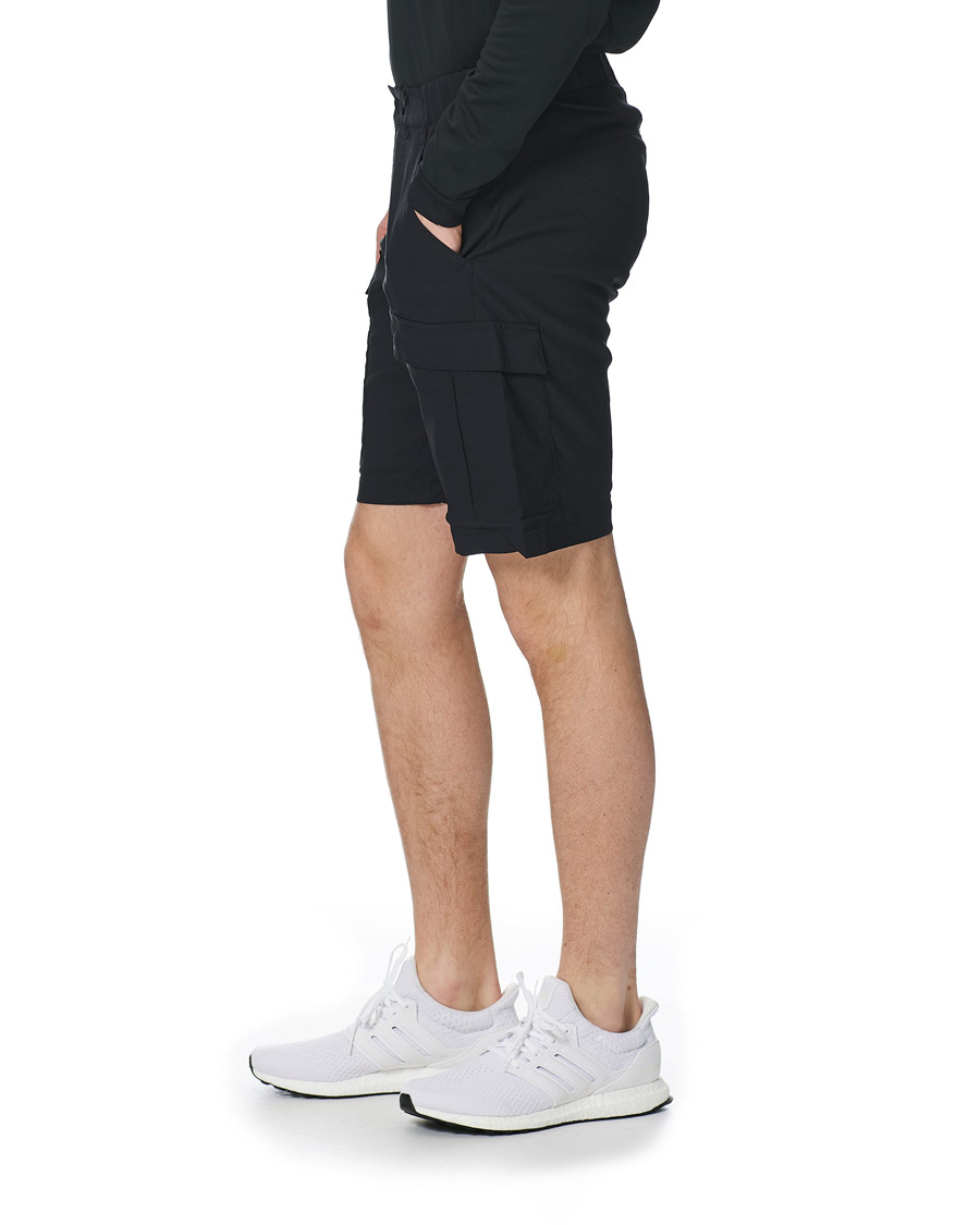 Homme | Shorts | Peak Performance | Moment Cargo Shorts Black