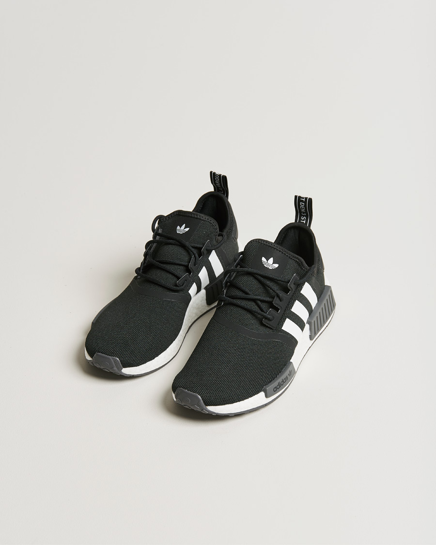 Homme | adidas Originals NMD R1 Sneaker Black | adidas Originals | NMD R1 Sneaker Black