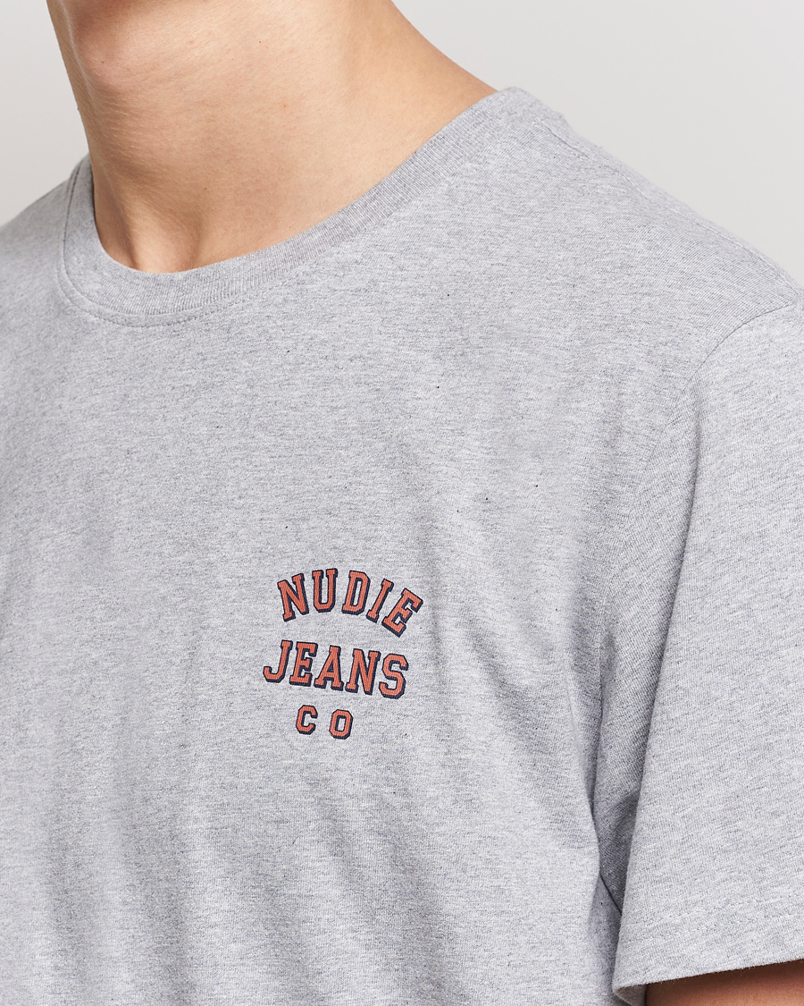 Homme | T-shirts | Nudie Jeans | Roy Logo Crew Neck Tee Grey melange