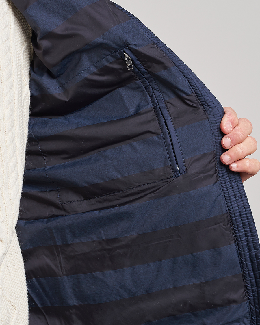 Homme | Gilets | Gant | The Light Down Gilet Evening Blue
