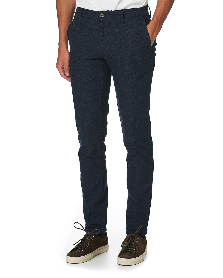Homme | Pantalons | Incotex | Slim Fit Cotton/Wool Herringbone Slacks Navy