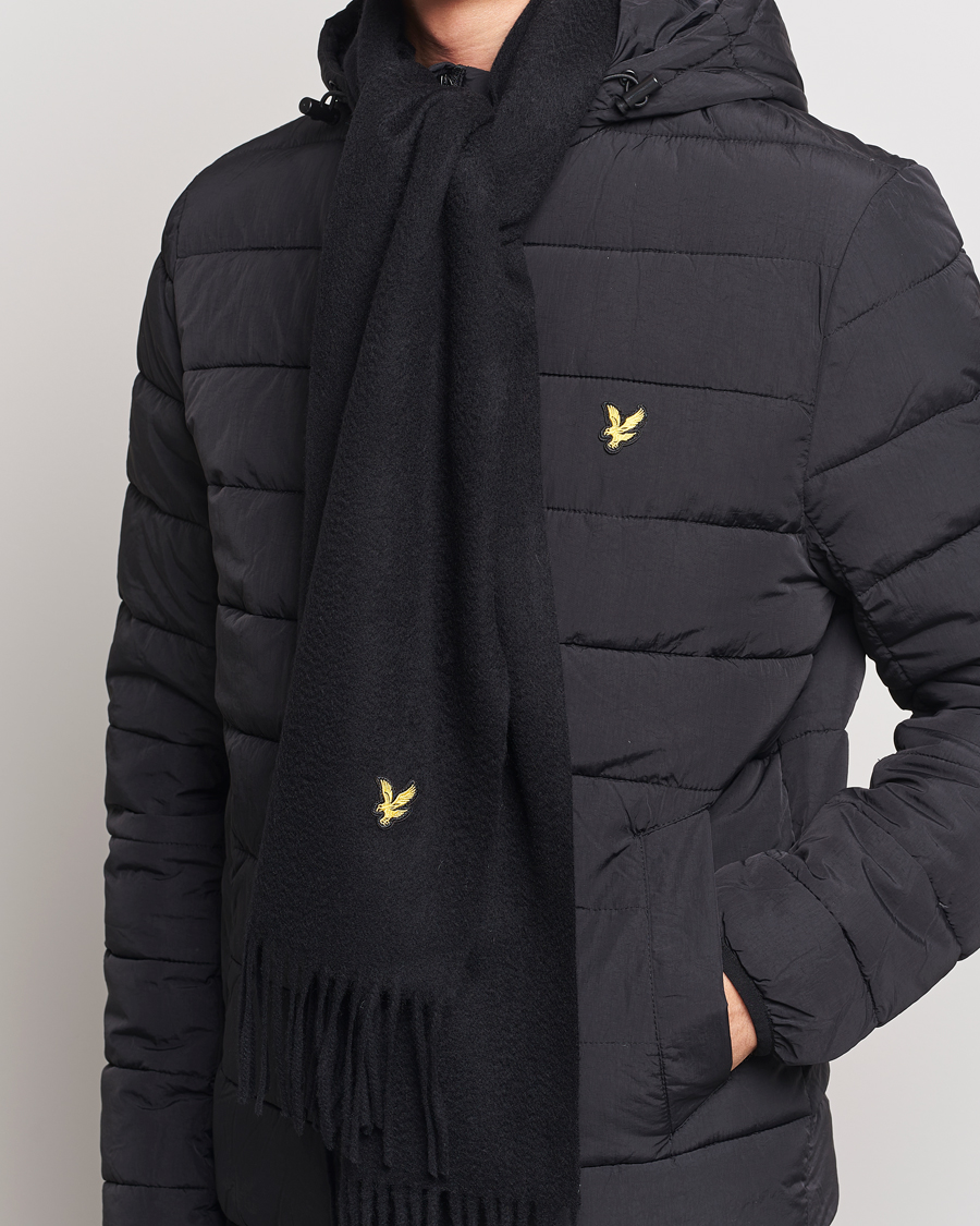 Homme | Lyle & Scott Lambswool Scarf True Black | Lyle & Scott | Lambswool Scarf True Black