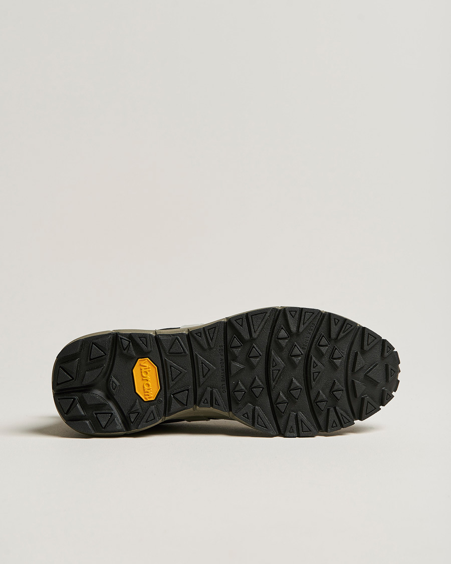 Homme | Veja Dekkan Vibram Running Sneaker Black Oxford/Grey Tonic | Veja | Dekkan Vibram Running Sneaker Black Oxford/Grey Tonic