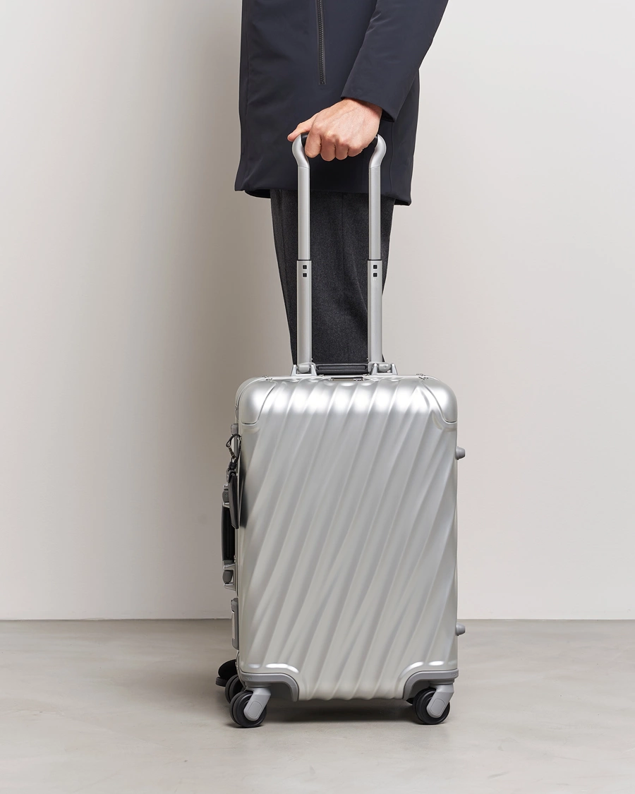 Homme |  | TUMI | International Carry-on Aluminum Trolley Silver