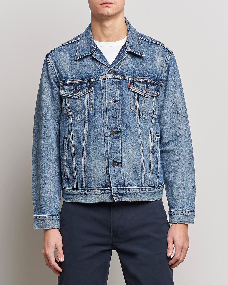 Homme | Sections | Levi's | The Trucker Jacket Skyline
