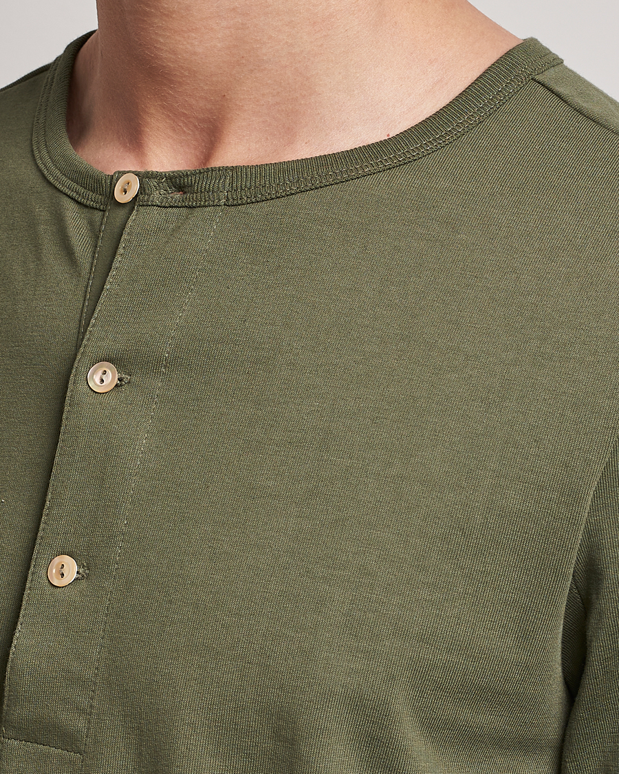 Homme | T-shirts | Merz b. Schwanen | Classic Organic Cotton Henley Sweater Army