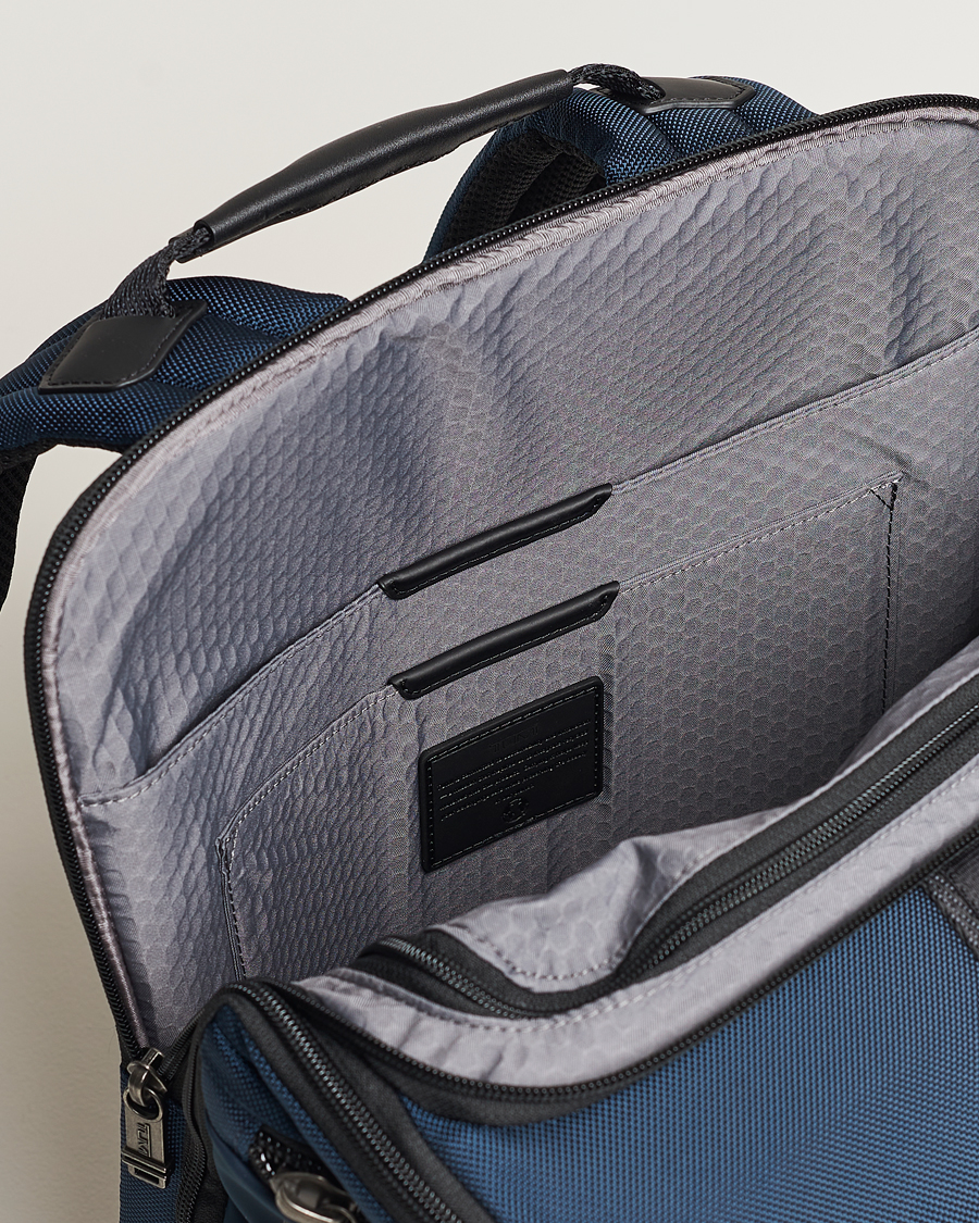TUMI Alpha Bravo Logistics Backpack Navy - Acheter TUMI CareOfCarl.fr.