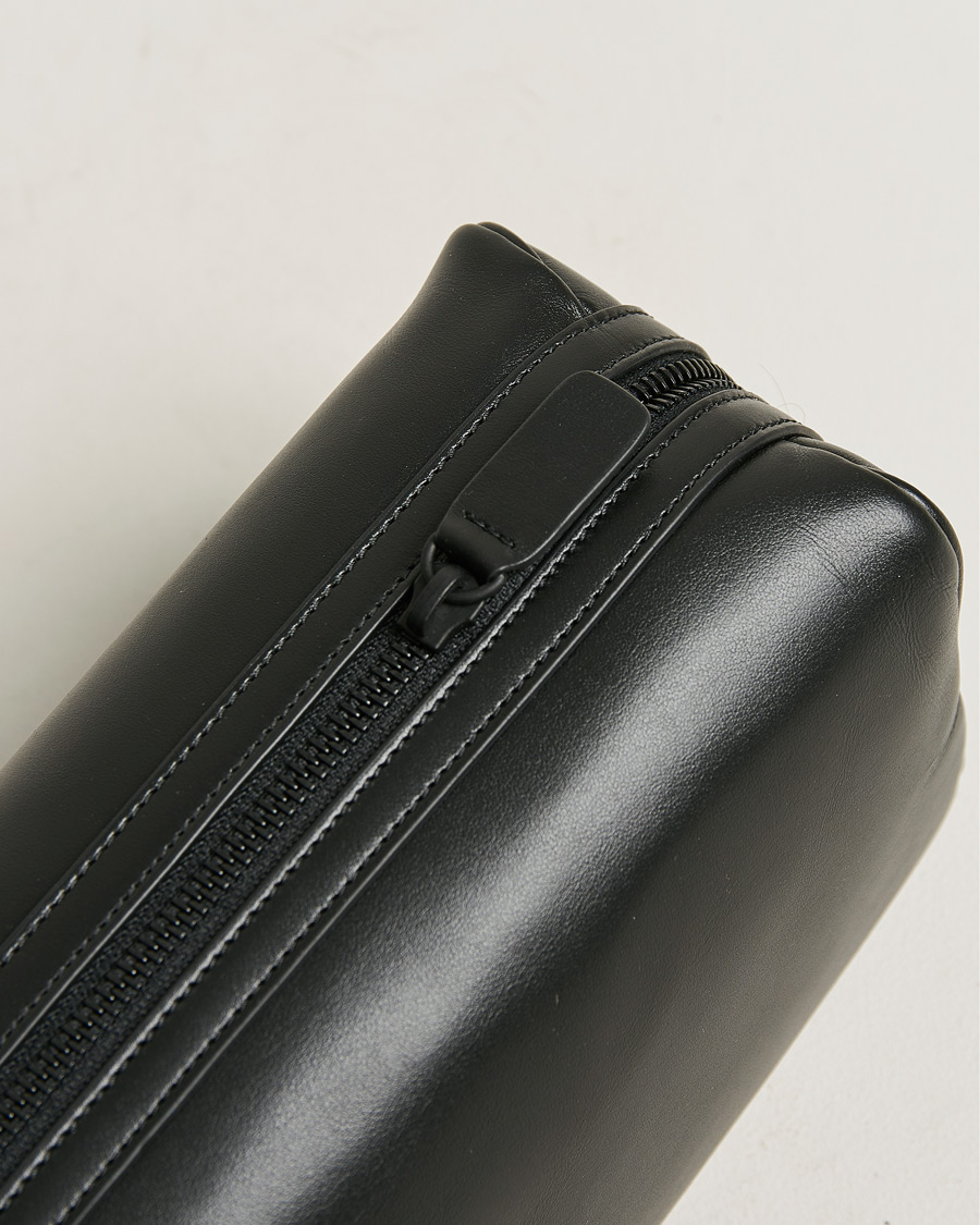 Homme | Common Projects Nappa Leather Toiletry Bag Black | Common Projects | Nappa Leather Toiletry Bag Black