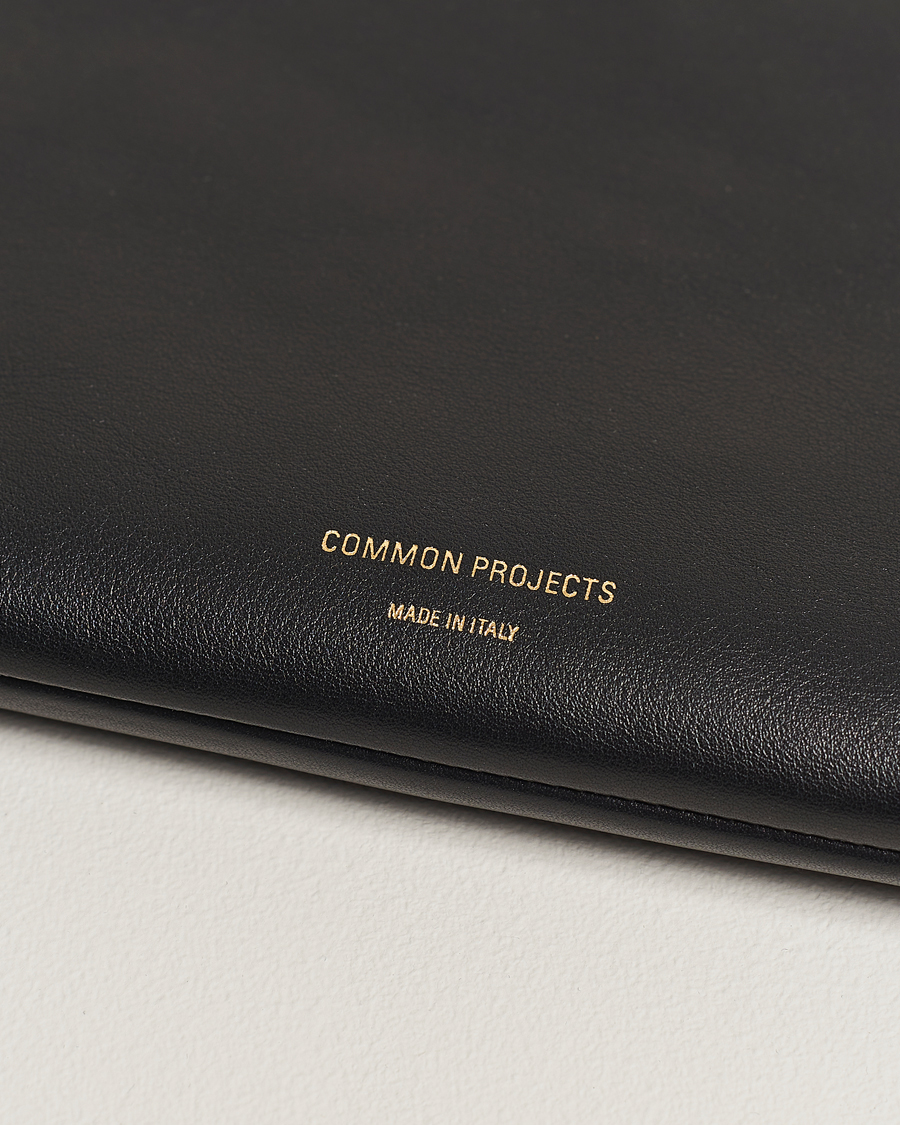 Homme | Common Projects Medium Flat Nappa Leather Pouch Black | Common Projects | Medium Flat Nappa Leather Pouch Black