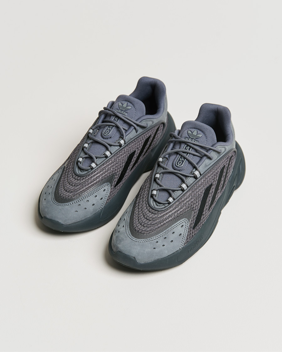 Homme | adidas Originals Ozelia Sneaker Dark Grey | adidas Originals | Ozelia Sneaker Dark Grey