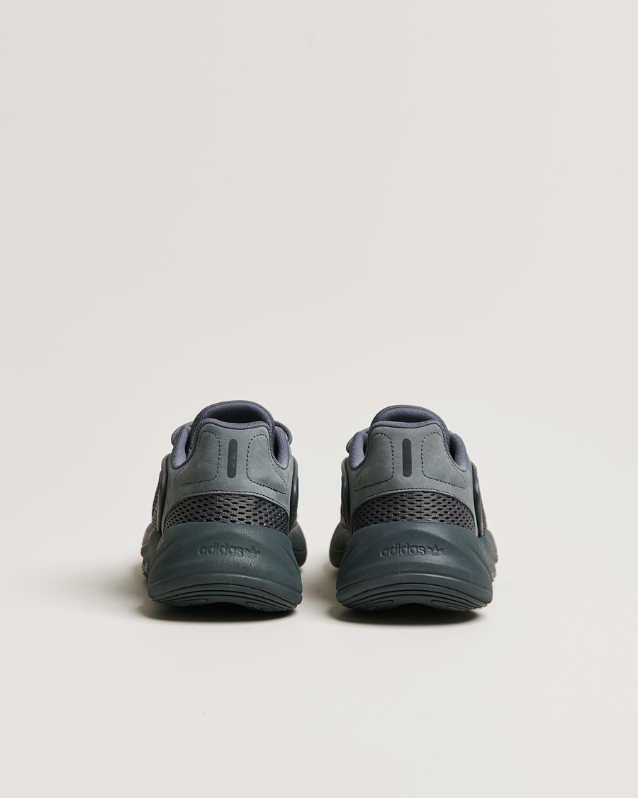 Homme | adidas Originals Ozelia Sneaker Dark Grey | adidas Originals | Ozelia Sneaker Dark Grey