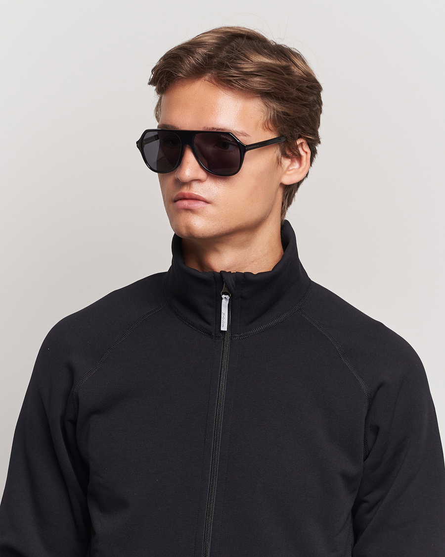 Homme | Tom Ford Hayes Sunglasses Shiny Black/Smoke | Tom Ford | Hayes Sunglasses Shiny Black/Smoke