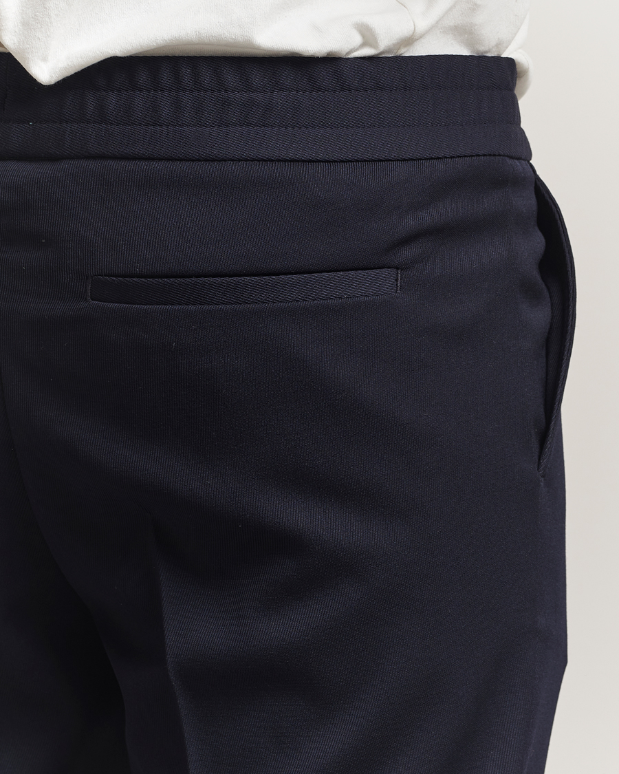 Homme | Pantalons | Filippa K | Terry Gabardine Cropped Turn Up Trousers Navy