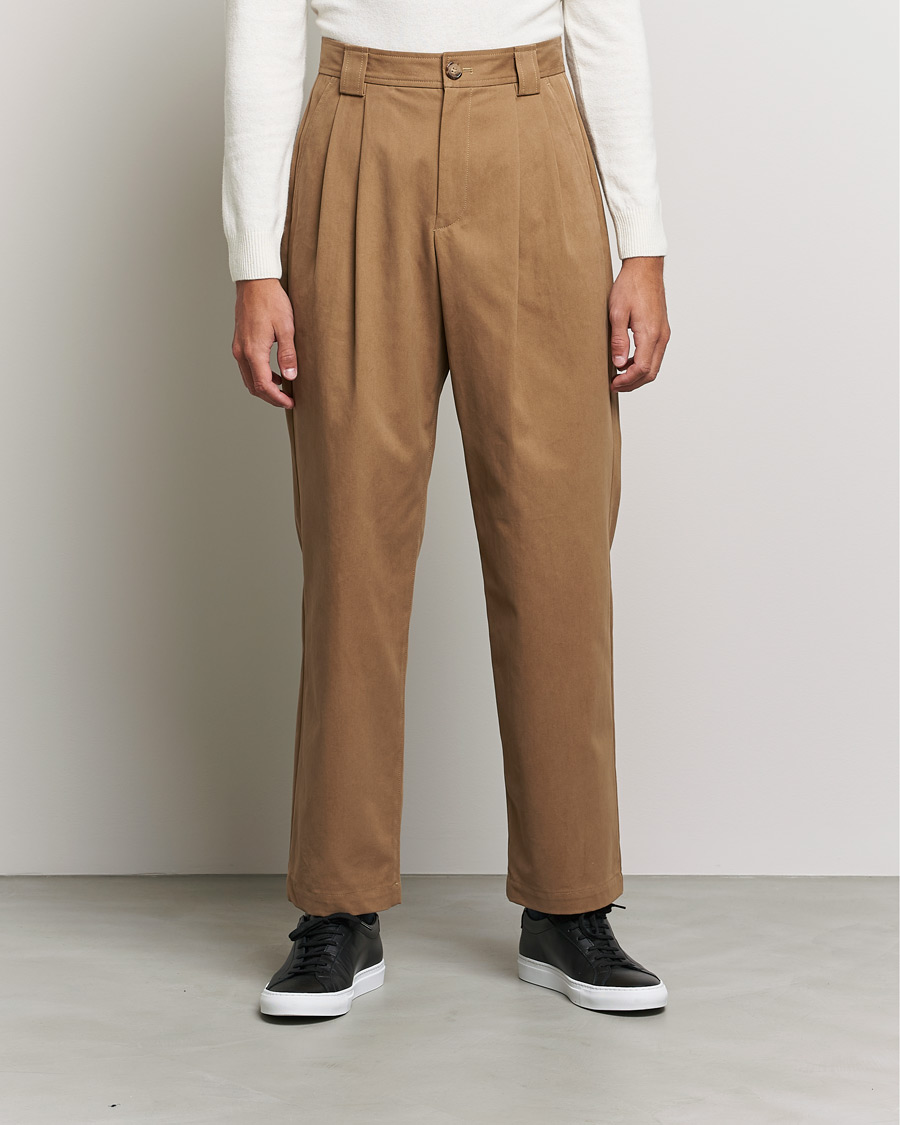 Homme | Pantalons | A.P.C. | Eddy Pleated Chinos Tobacco