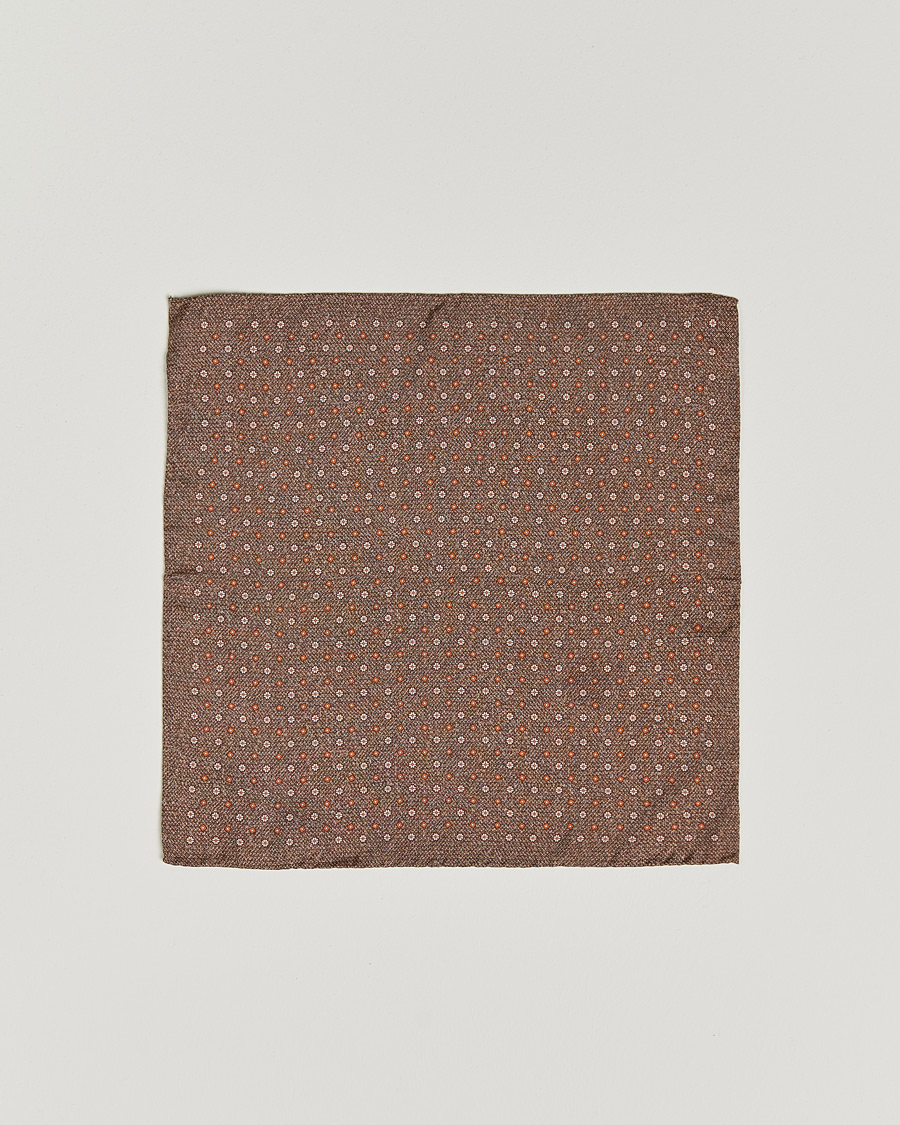 Homme | Amanda Christensen Silk Oxford Printed Flower Pocket Square Brown | Amanda Christensen | Silk Oxford Printed Flower Pocket Square Brown