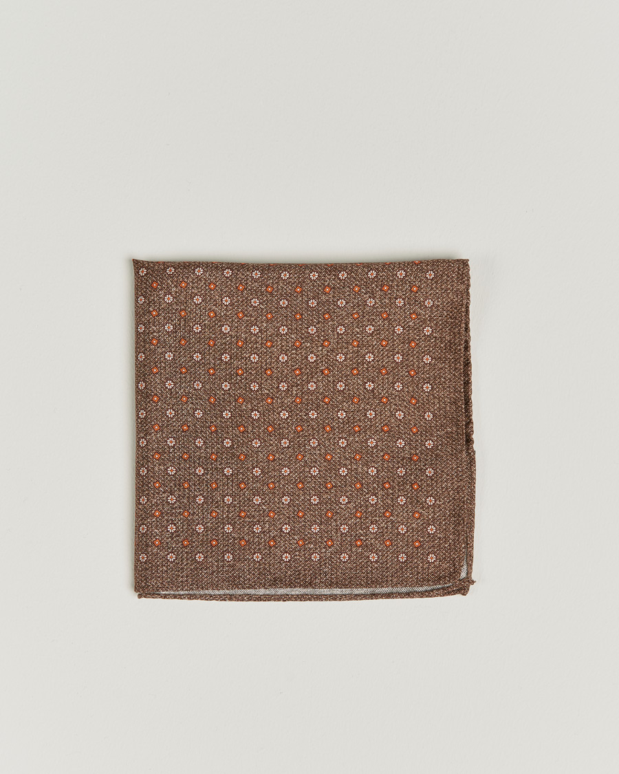 Homme | Amanda Christensen Silk Oxford Printed Flower Pocket Square Brown | Amanda Christensen | Silk Oxford Printed Flower Pocket Square Brown