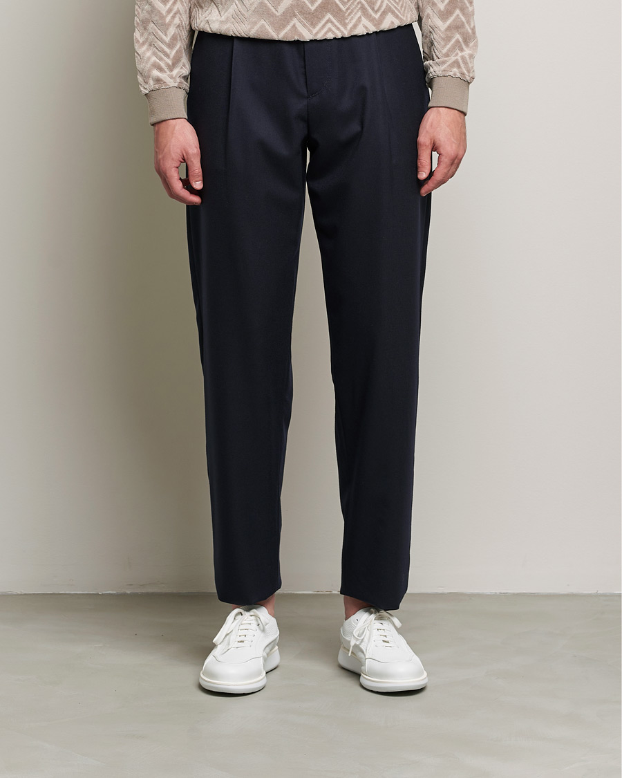 Homme | Pantalons | Giorgio Armani | Tapered Pleated Flannel Trousers Navy