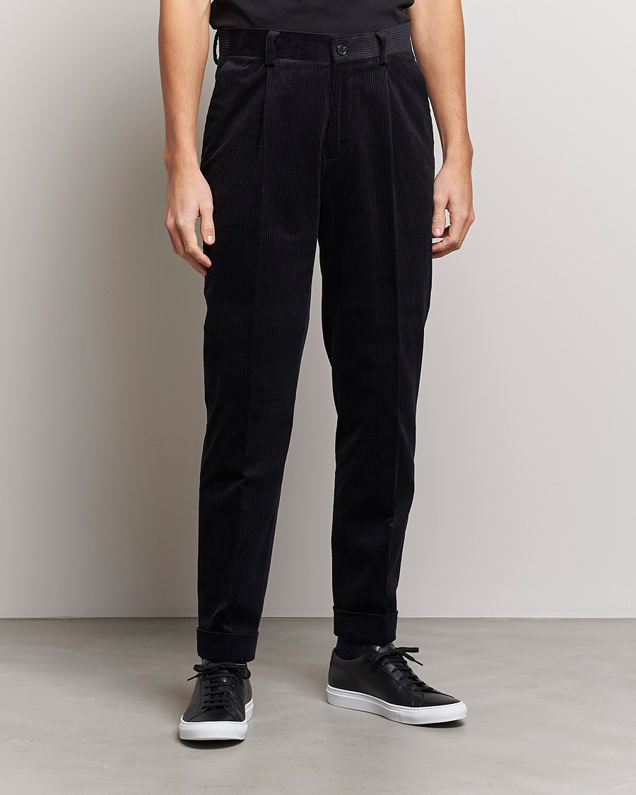 Homme | Pantalons | J.Lindeberg | Gordon Pleated Corduroy Trousers Black
