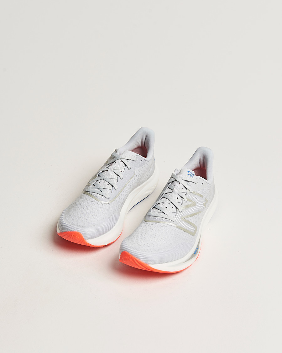 Homme | New Balance Running FuelCell Rebel v3 Light Aluminium | New Balance Running | FuelCell Rebel v3 Light Aluminium